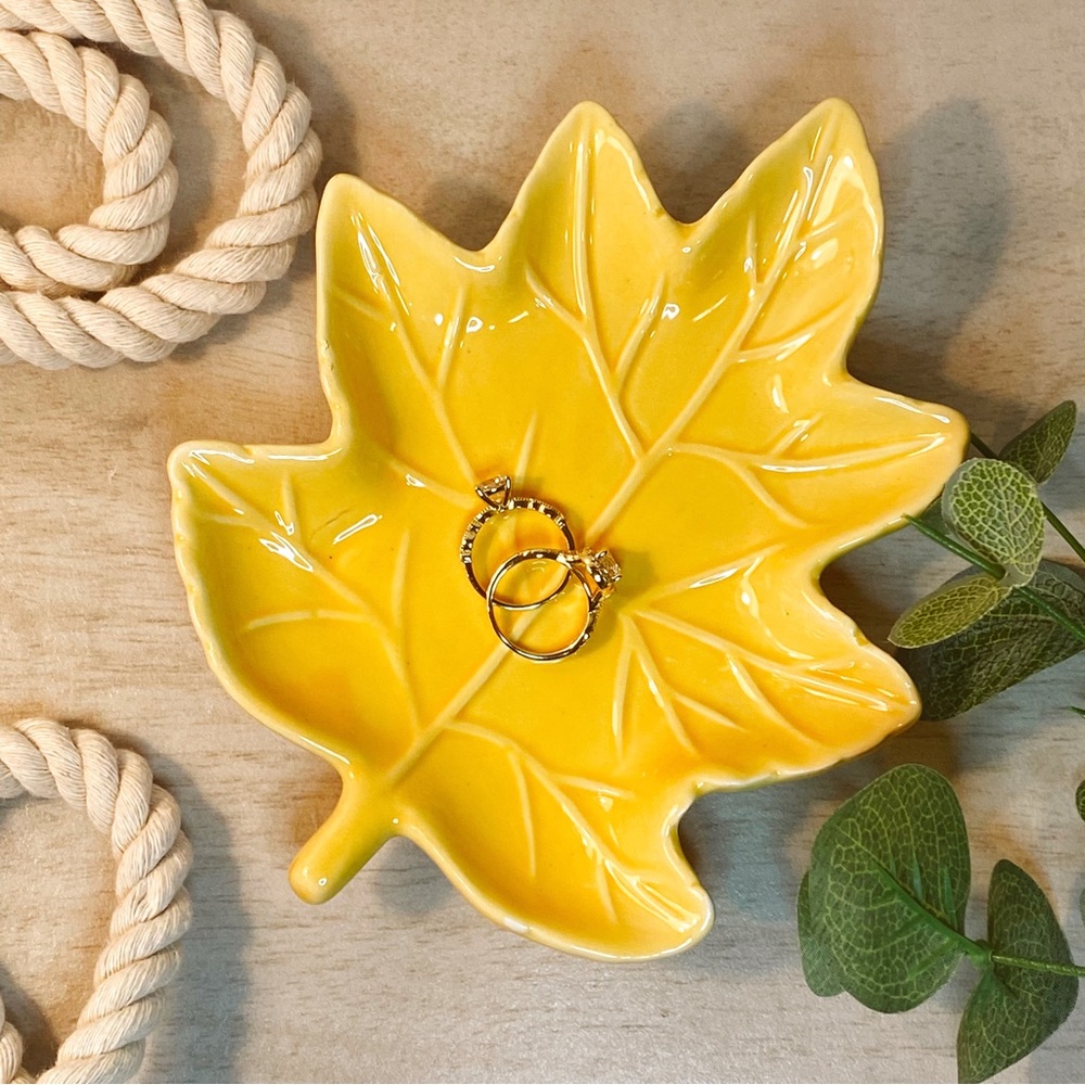 Fall Leaf Dish 🍁 - Ceramic Trinket Dish - Fall Decor